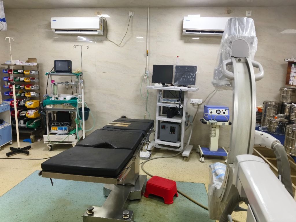 Full Operation Theatre Setup Monitors C-Arm Life Care Robertsganj