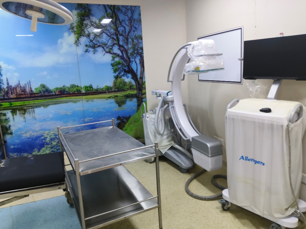 Allengers C-Arm Machine Operation Theatre Life Care Hospital Robertsganj