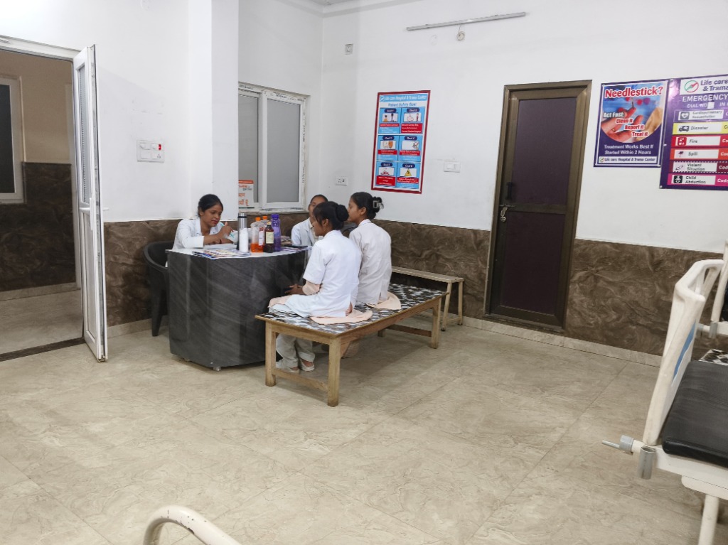 Nursing Station Briefing Ward Patient Safety Life Care Hospital Robertsganj